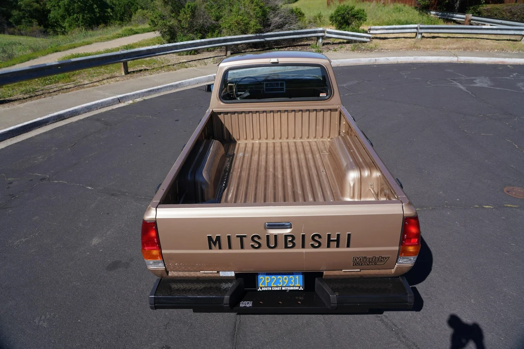 1985 Mitsubishi Triton 2nd Gen - Image 18 of 31