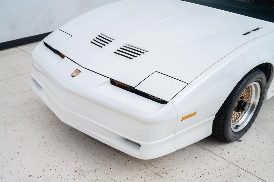 1989 Pontiac Firebird Trans Am 3rd Gen - Image 15 of 31