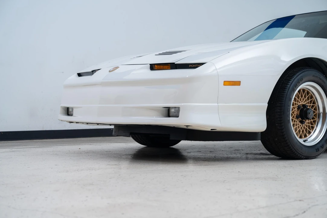 1989 Pontiac Firebird Trans Am 3rd Gen - Image 17 of 31
