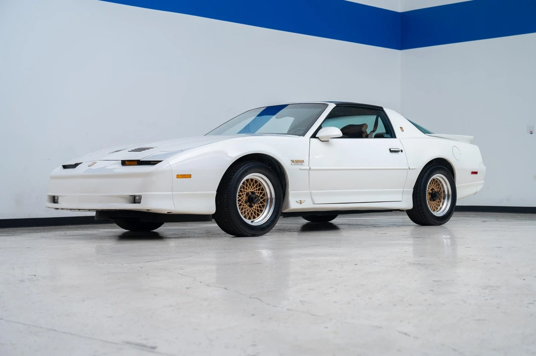 1989 Pontiac Firebird Trans Am 3rd Gen - Image 3 of 31