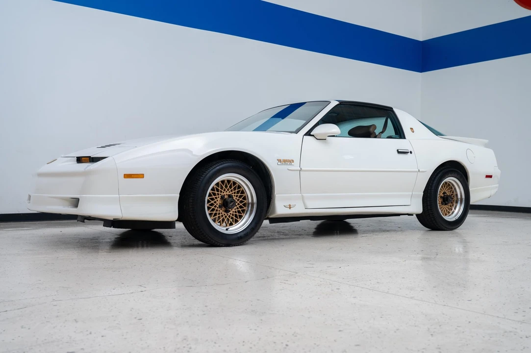 1989 Pontiac Firebird Trans Am 3rd Gen - Image 2 of 31