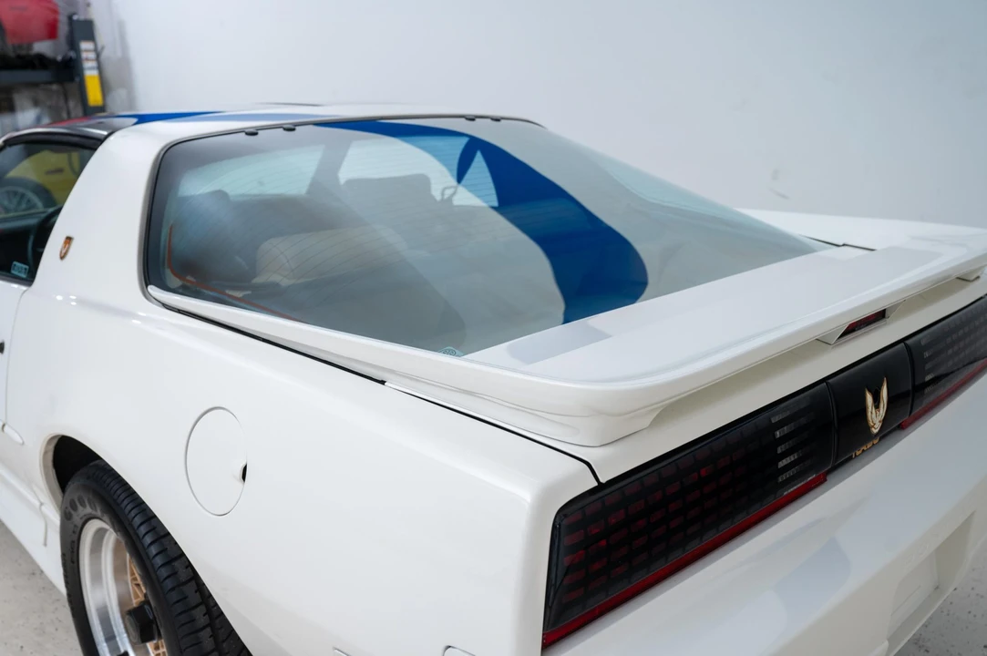 1989 Pontiac Firebird Trans Am 3rd Gen - Image 25 of 31