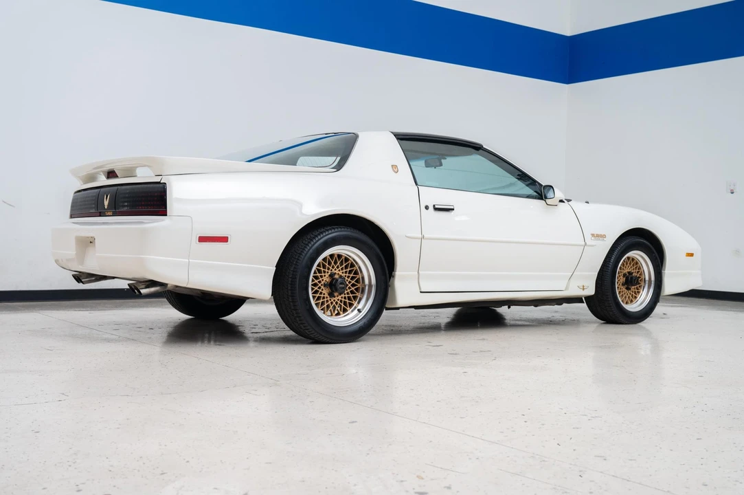1989 Pontiac Firebird Trans Am 3rd Gen - Image 6 of 31