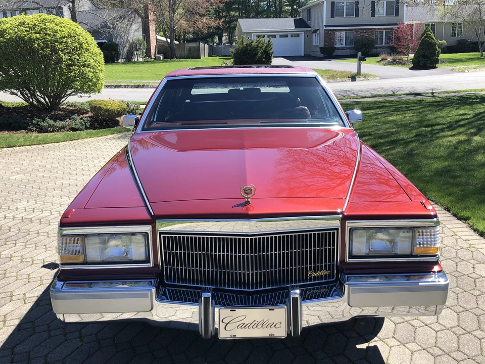 1992 Cadillac Brougham - Image 26 of 31