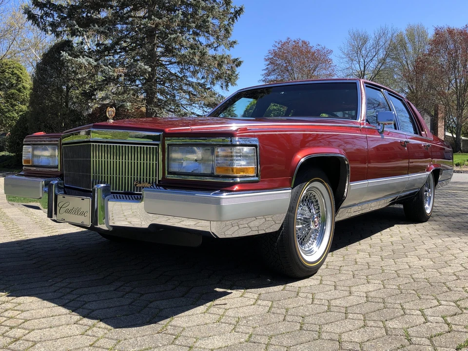 1992 Cadillac Brougham - Image 28 of 31