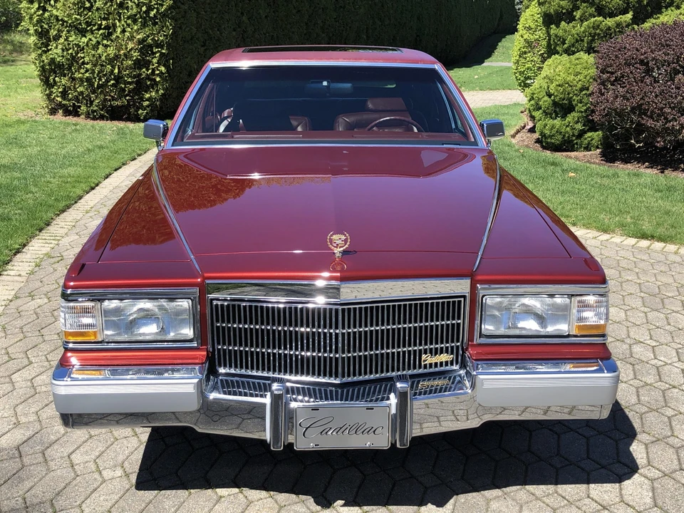 1992 Cadillac Brougham - Image 24 of 31