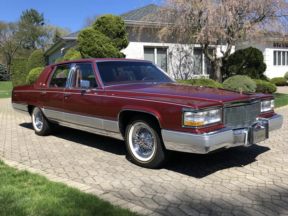 1992 Cadillac Brougham - Image 21 of 31