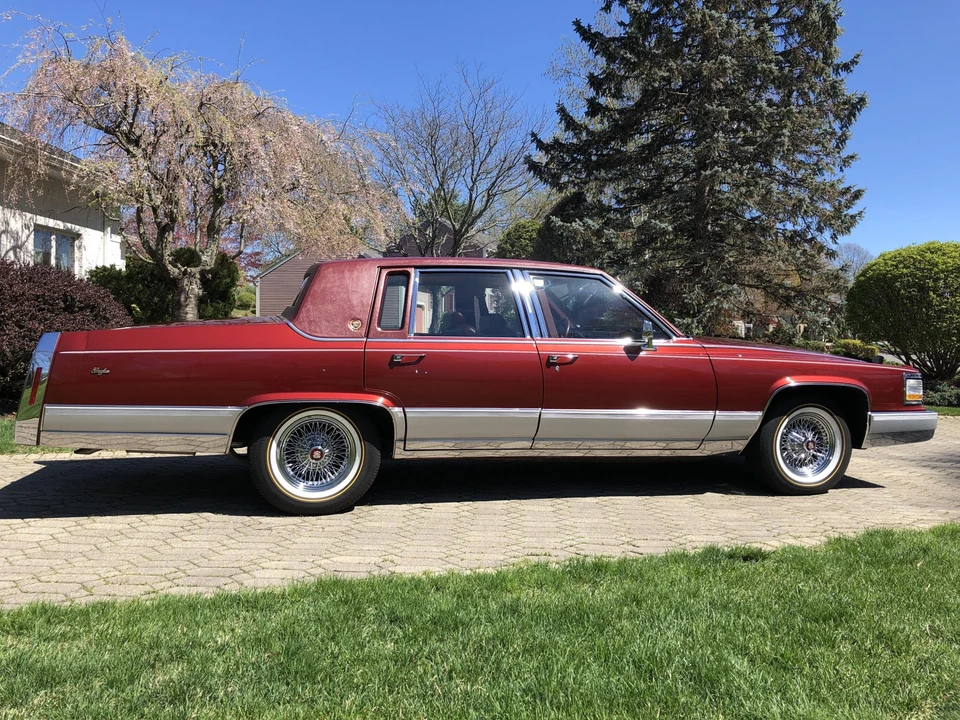 1992 Cadillac Brougham - Image 17 of 31