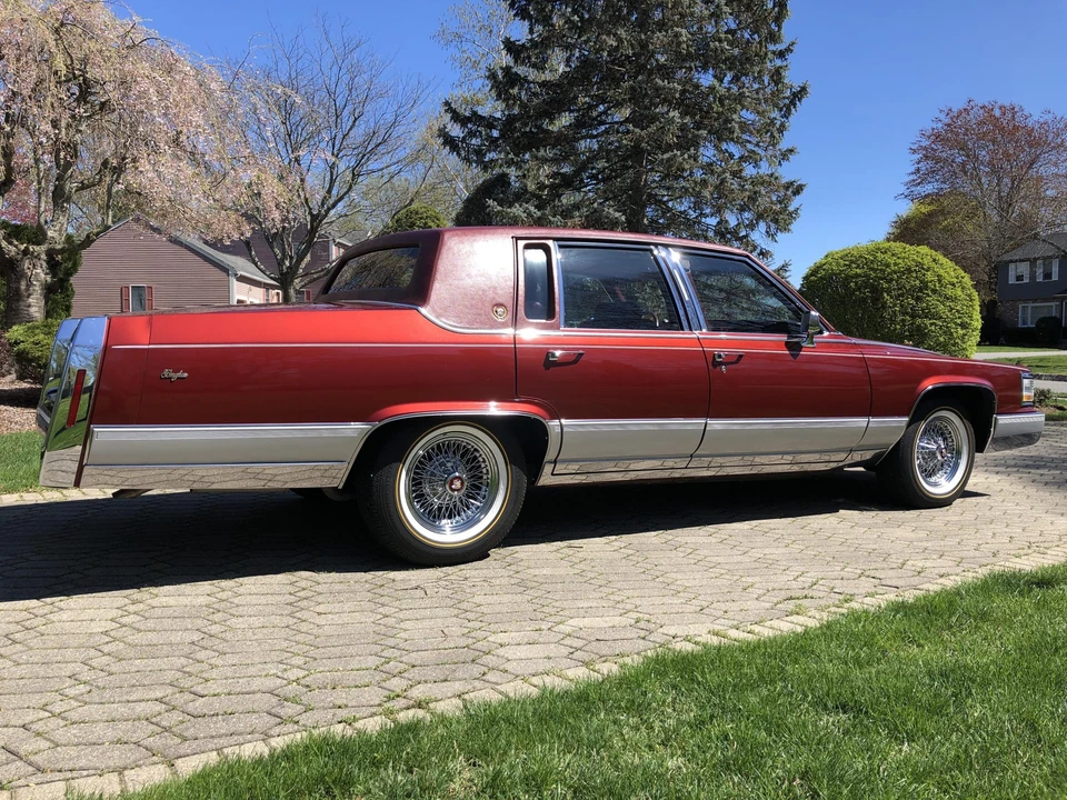 1992 Cadillac Brougham - Image 16 of 31