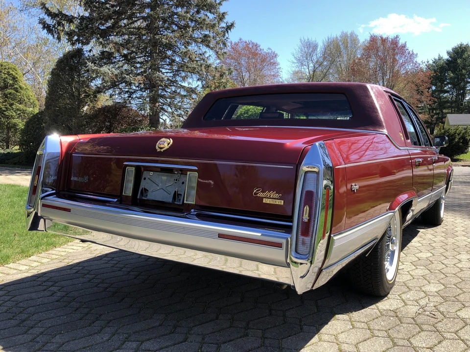1992 Cadillac Brougham - Image 14 of 31
