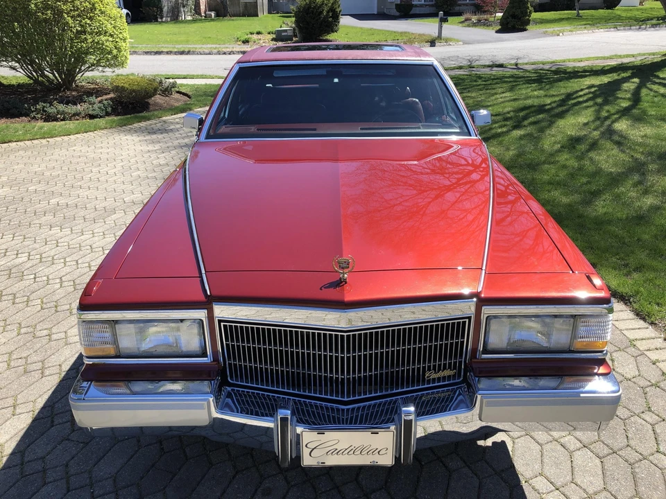 1992 Cadillac Brougham - Image 25 of 31