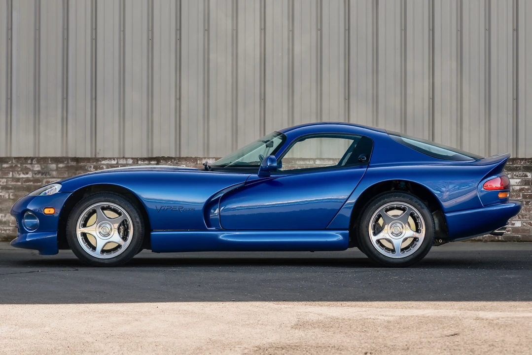 1997 Dodge Viper GTS 2nd Gen - Image 2 of 31