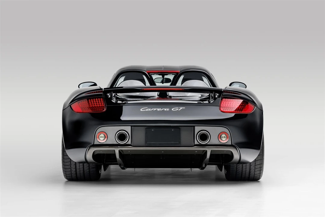 2005 Porsche Carrera GT - Image 11 of 31