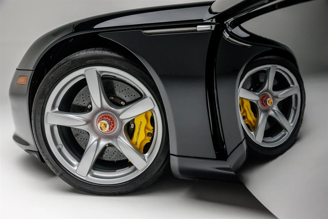 2005 Porsche Carrera GT - Image 29 of 31