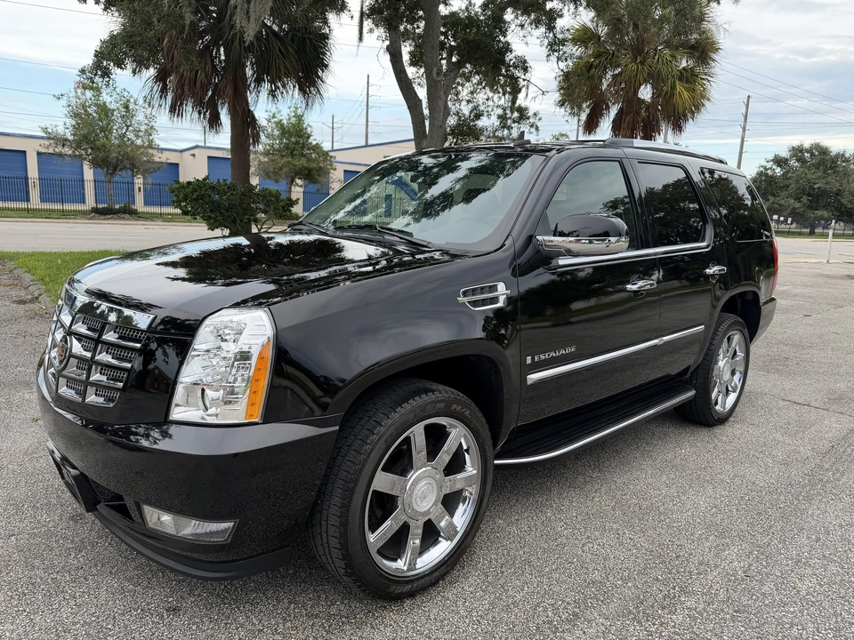 2008 Cadillac Escalade & EXT 3rd Gen - Image 4 of 31