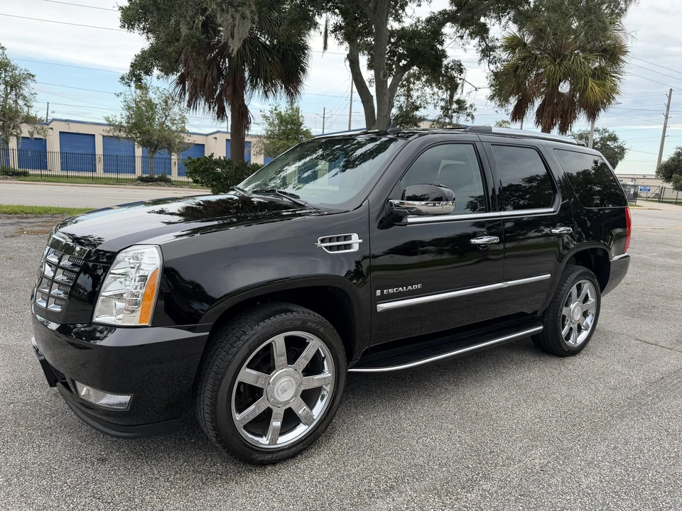 2008 Cadillac Escalade & EXT 3rd Gen - Image 3 of 31