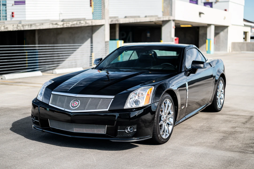 2009 Cadillac XLR-V - Image 5 of 31