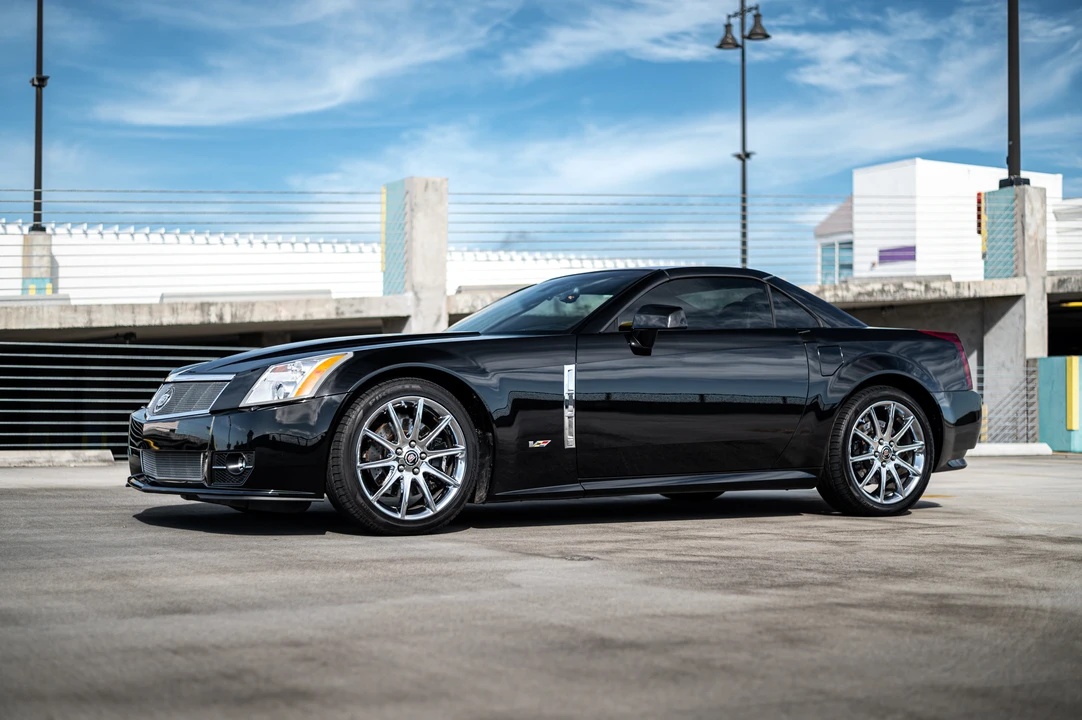 2009 Cadillac XLR-V - Image 6 of 31