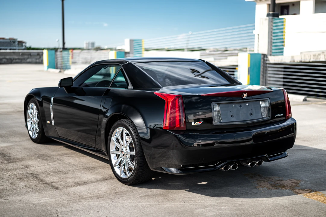 2009 Cadillac XLR-V - Image 9 of 31