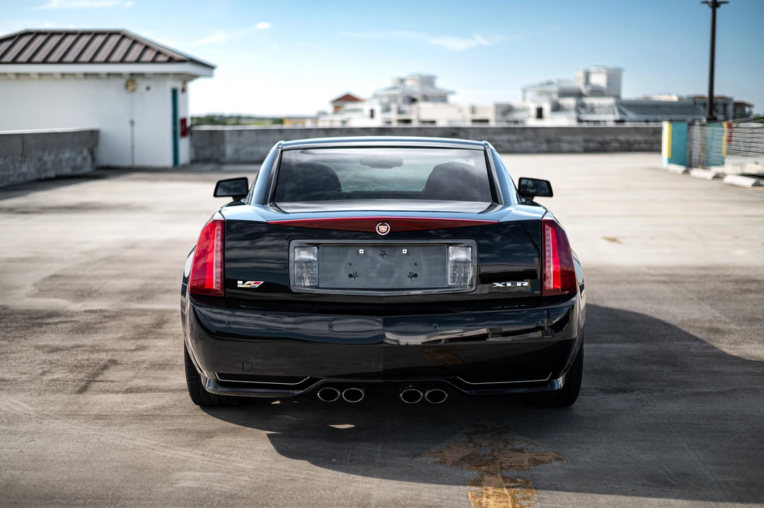 2009 Cadillac XLR-V - Image 10 of 31