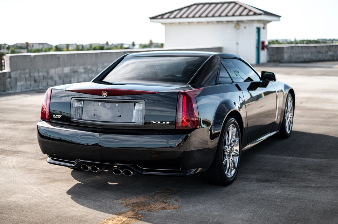 2009 Cadillac XLR-V - Image 12 of 31
