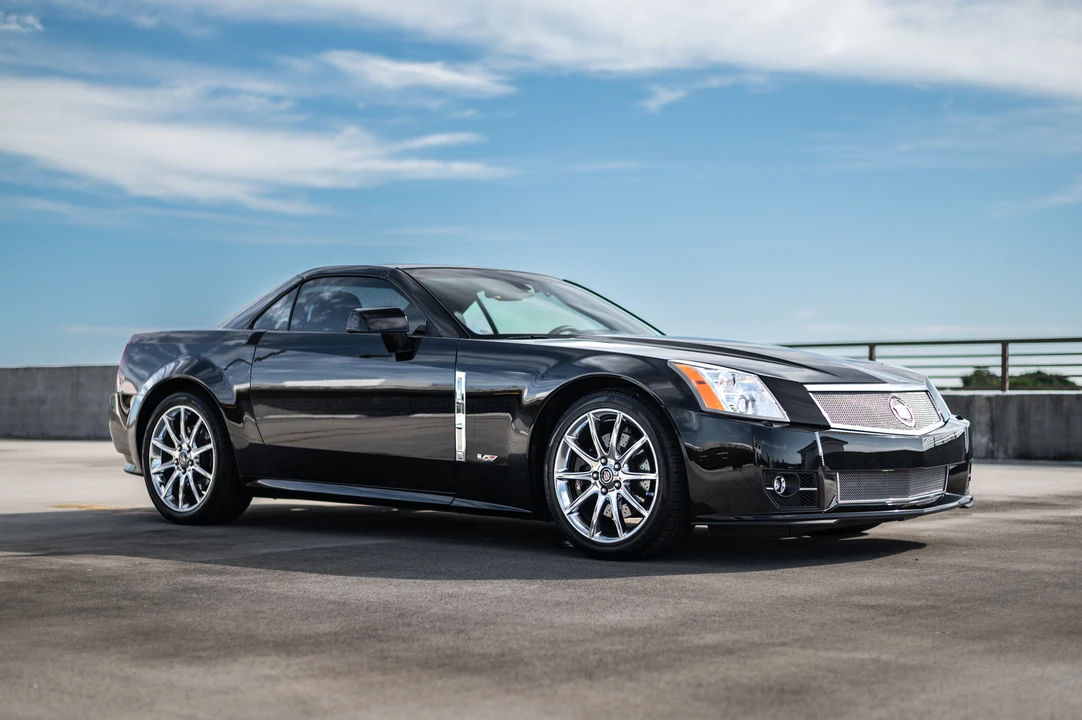 2009 Cadillac XLR-V - Image 16 of 31
