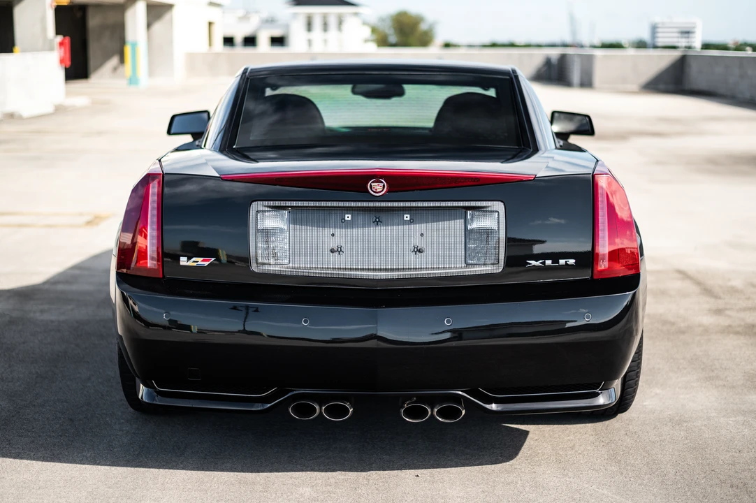 2009 Cadillac XLR-V - Image 11 of 31