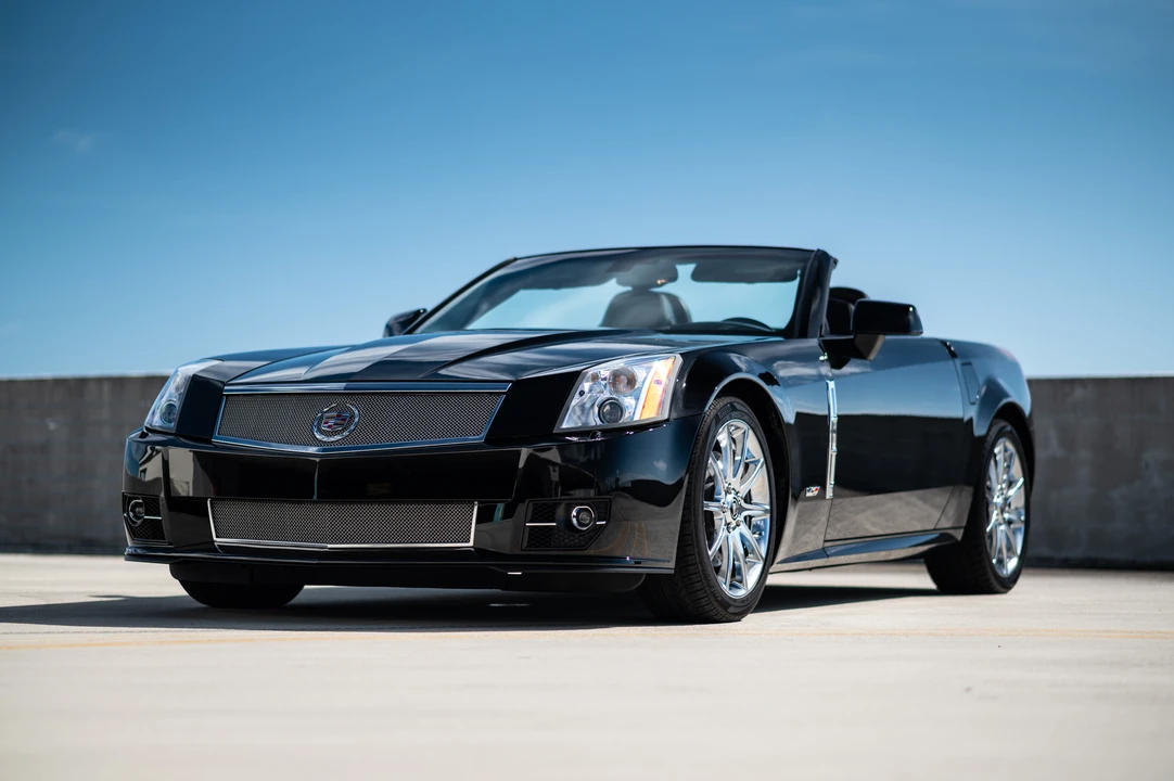 2009 Cadillac XLR-V - Image 24 of 31