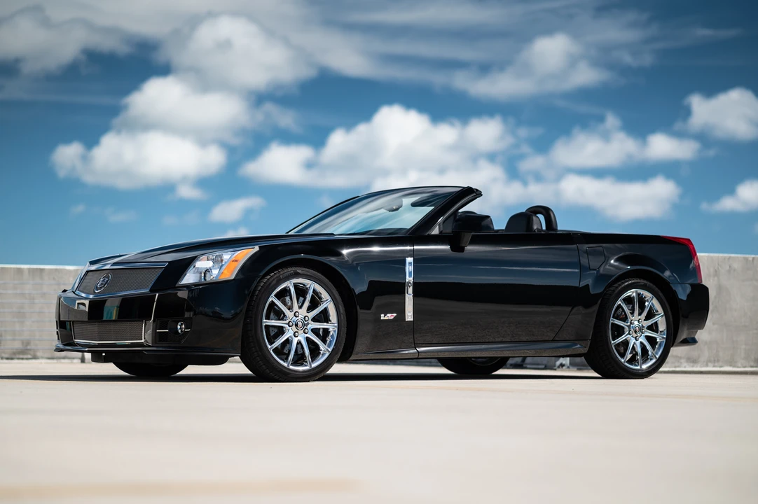 2009 Cadillac XLR-V - Image 28 of 31