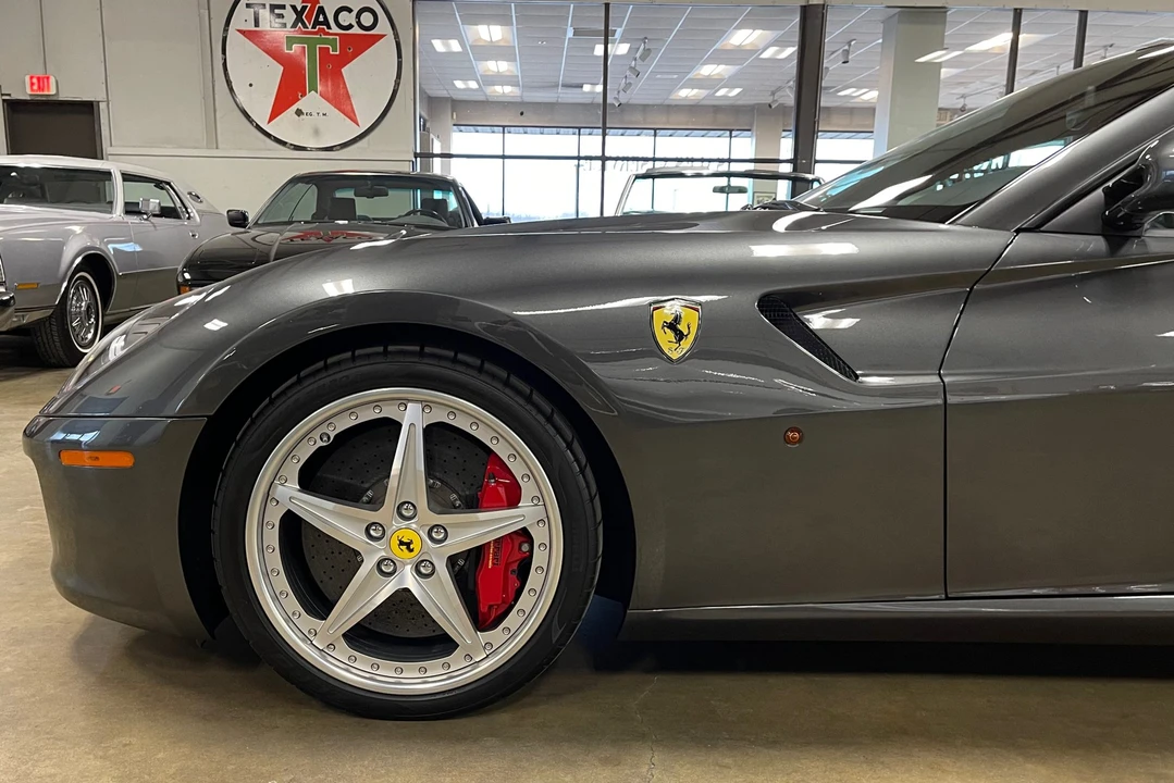 2010 Ferrari 599 GTB Fiorano - Image 21 of 31