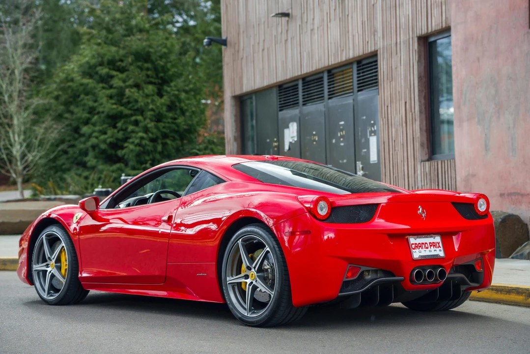 2013 Ferrari 458 Italia - Image 9 of 31
