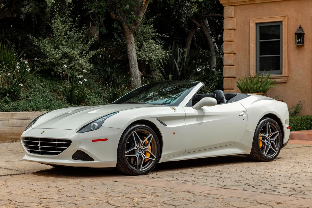 2016 Ferrari California T - Image 16 of 31
