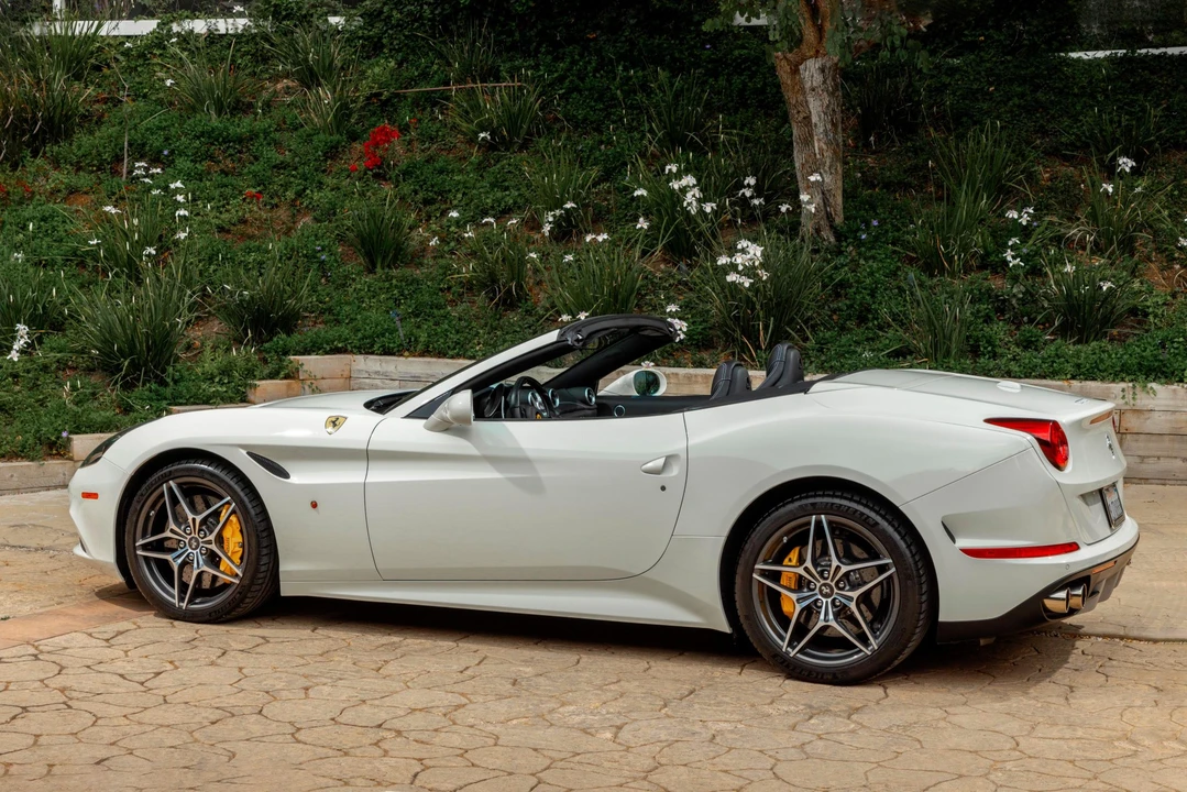 2016 Ferrari California T - Image 23 of 31