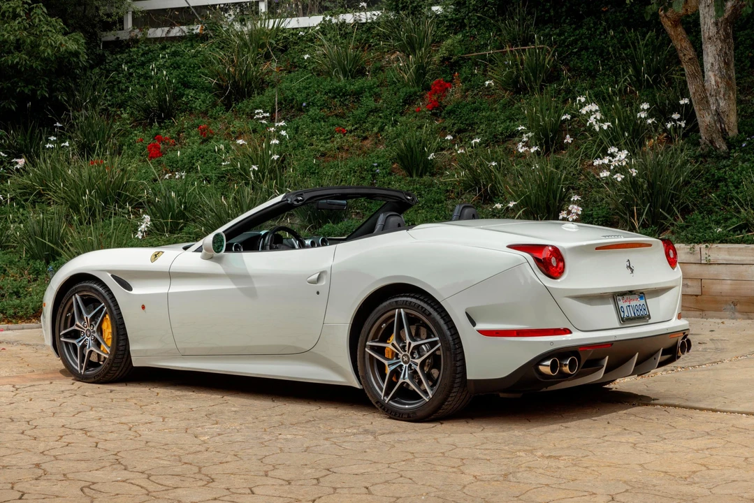 2016 Ferrari California T - Image 27 of 31
