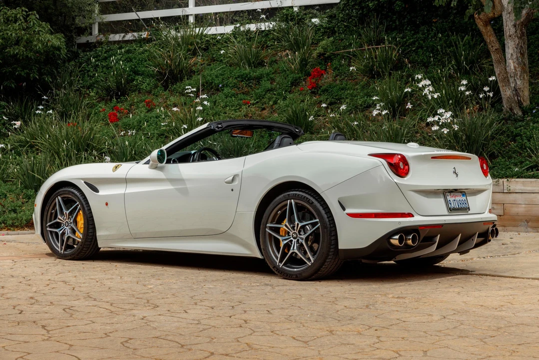 2016 Ferrari California T - Image 28 of 31
