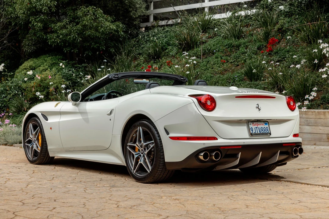 2016 Ferrari California T - Image 31 of 31