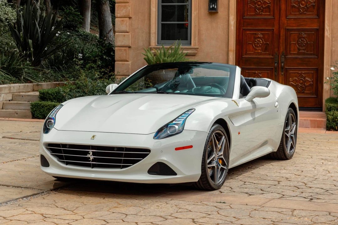 2016 Ferrari California T - Image 6 of 31