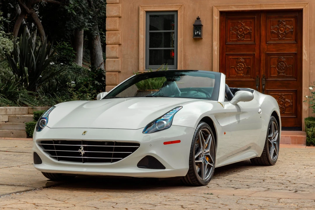 2016 Ferrari California T - Image 7 of 31
