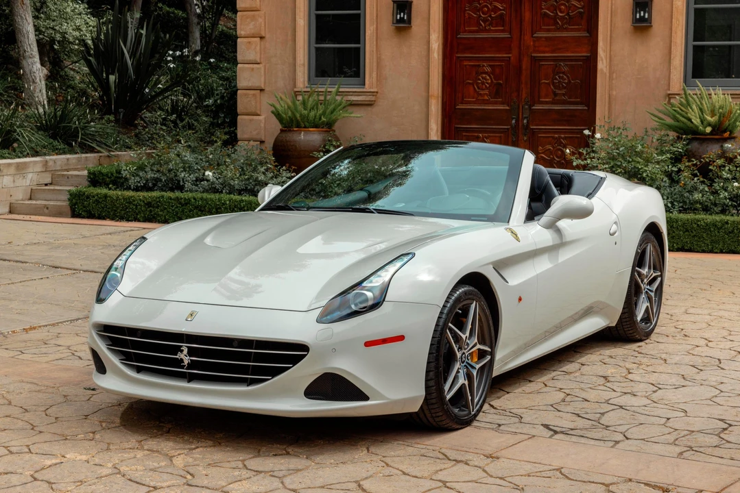 2016 Ferrari California T - Image 8 of 31