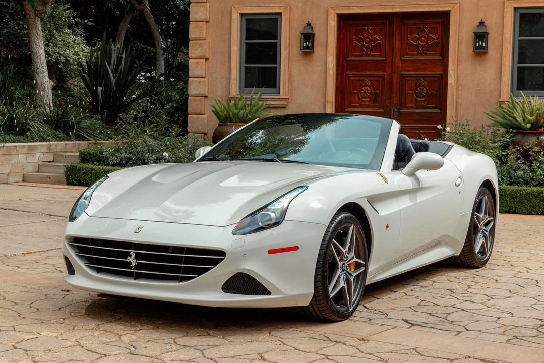 2016 Ferrari California T - Image 9 of 31