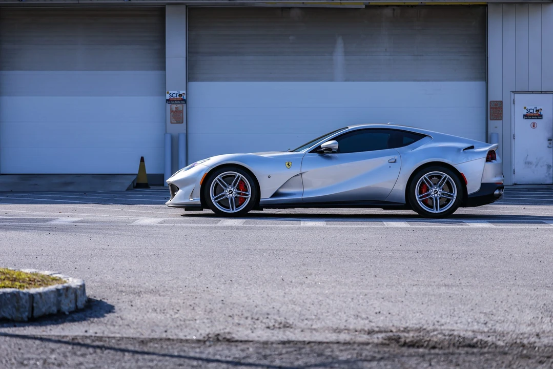 2020 Ferrari 812 Superfast - Image 25 of 31