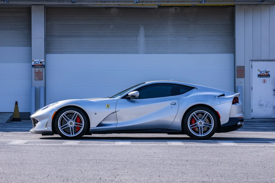 2020 Ferrari 812 Superfast - Image 27 of 31