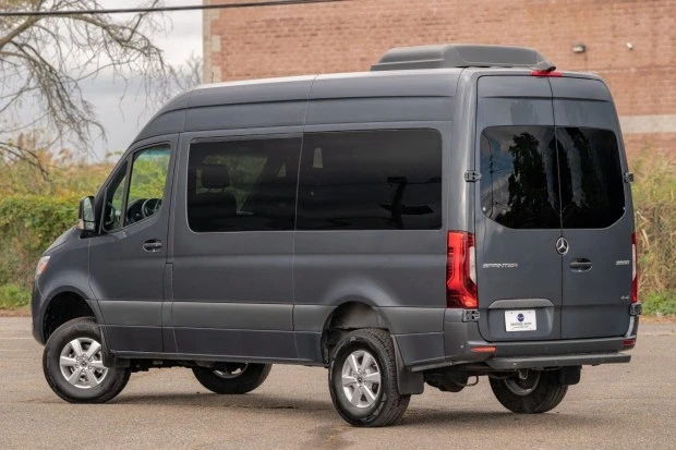 2022 Mercedes-Benz VS30 Sprinter - Image 2 of 9