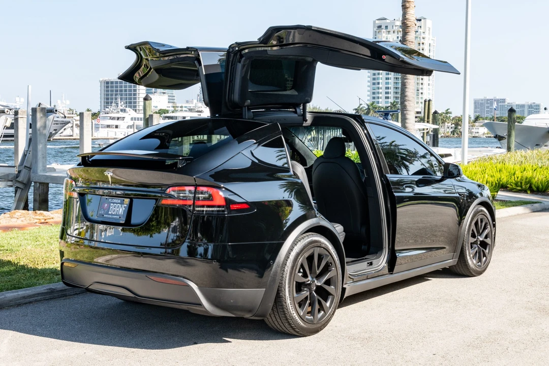 2023 Tesla Model X - Image 19 of 31