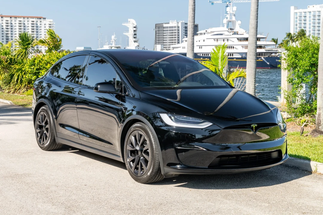 2023 Tesla Model X - Image 11 of 31