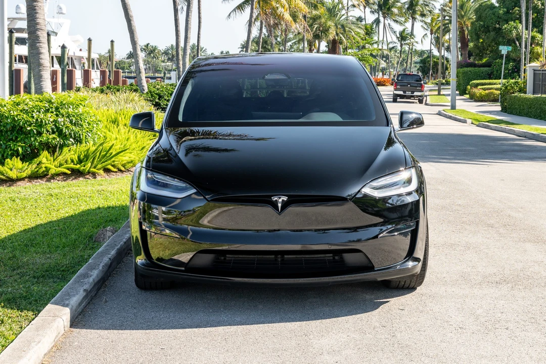 2023 Tesla Model X - Image 14 of 31