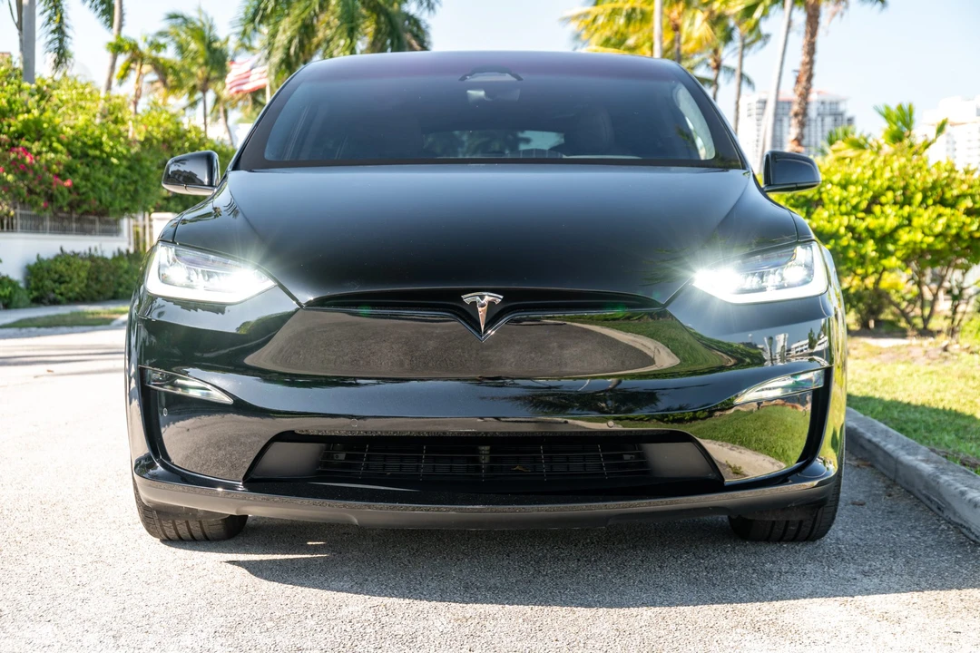 2023 Tesla Model X - Image 13 of 31