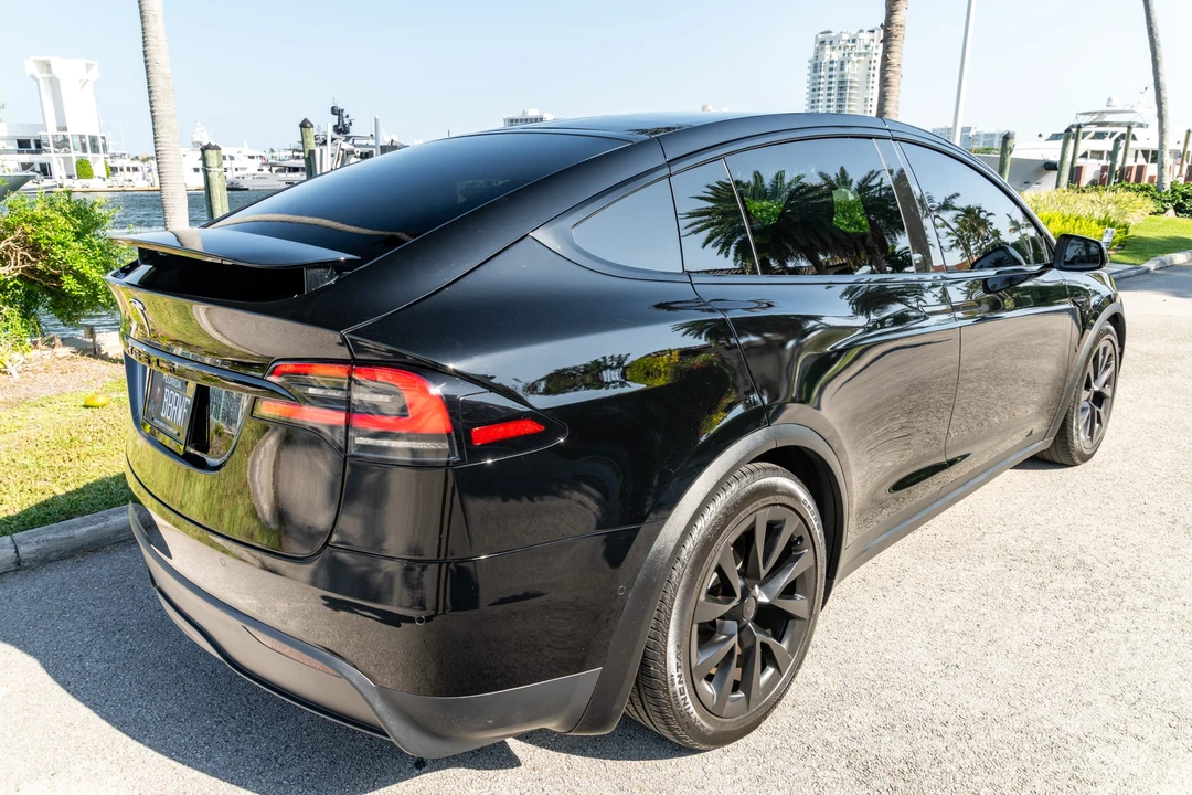 2023 Tesla Model X - Image 8 of 31