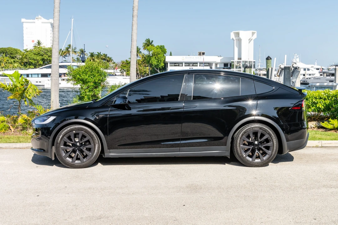 2023 Tesla Model X - Image 4 of 31