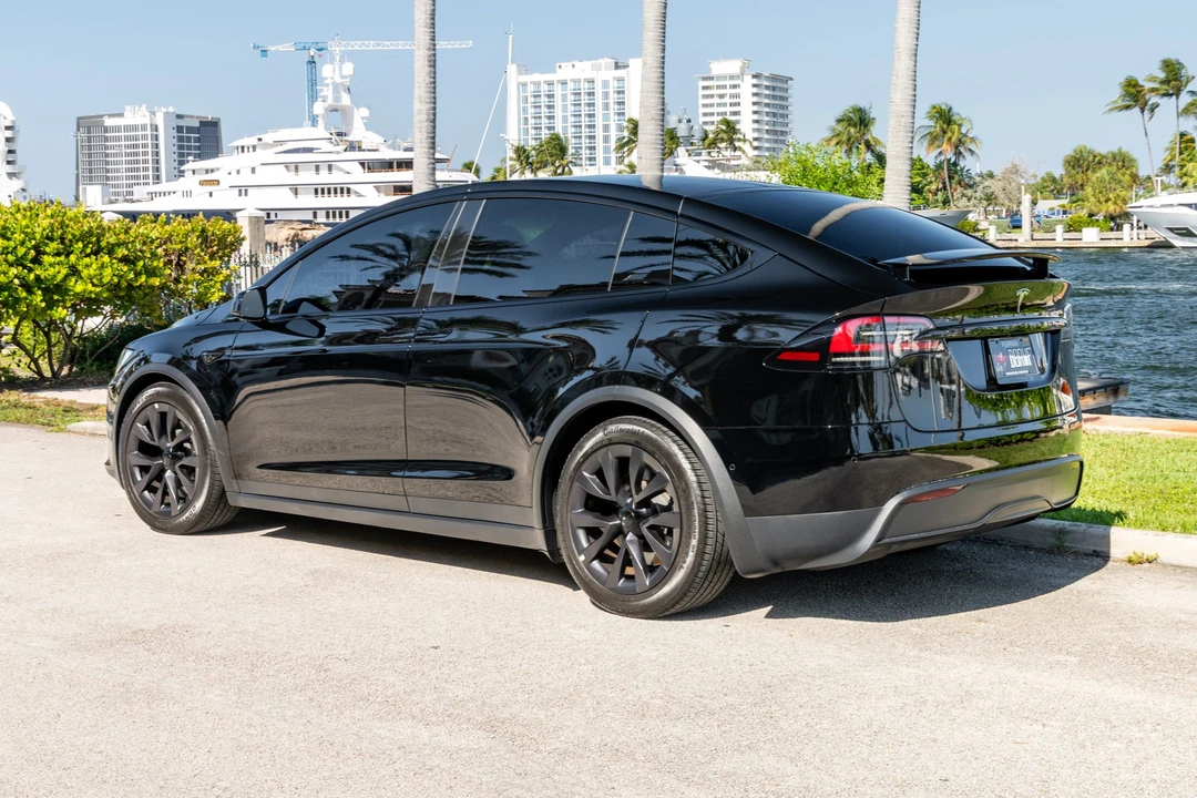 2023 Tesla Model X - Image 5 of 31